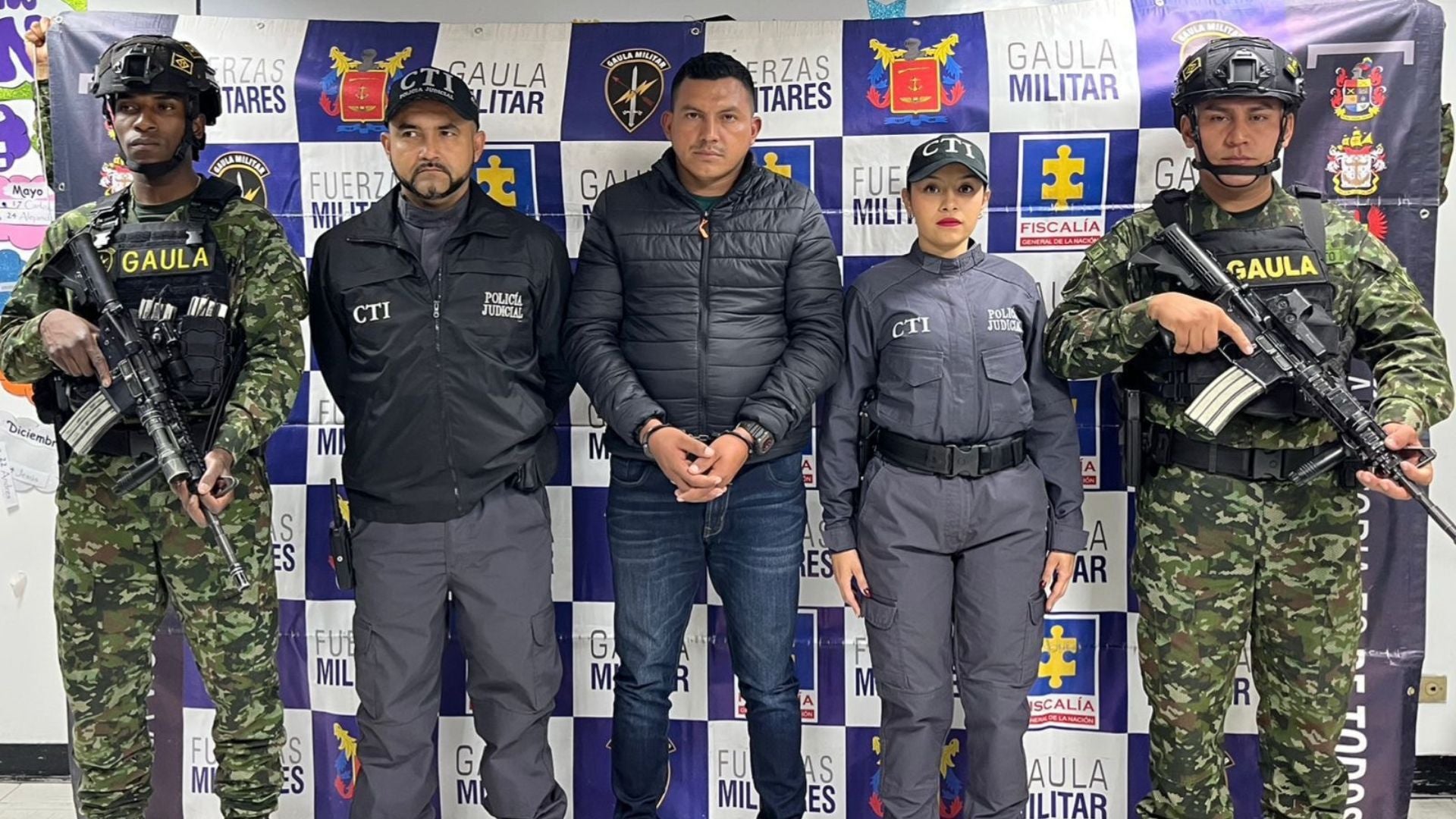 Alex primo// traficante de armas// Revista Alternativa// Noticias Caracol// Noticias RCN// RCN Radio// La FM// Blu Radio// W Radio// Caracol Radio// Red Más Noticias// Revista Semana// Infobae// La Silla Vacía// La República// La Razón// Las 2 Orillas// Valora Analitik//