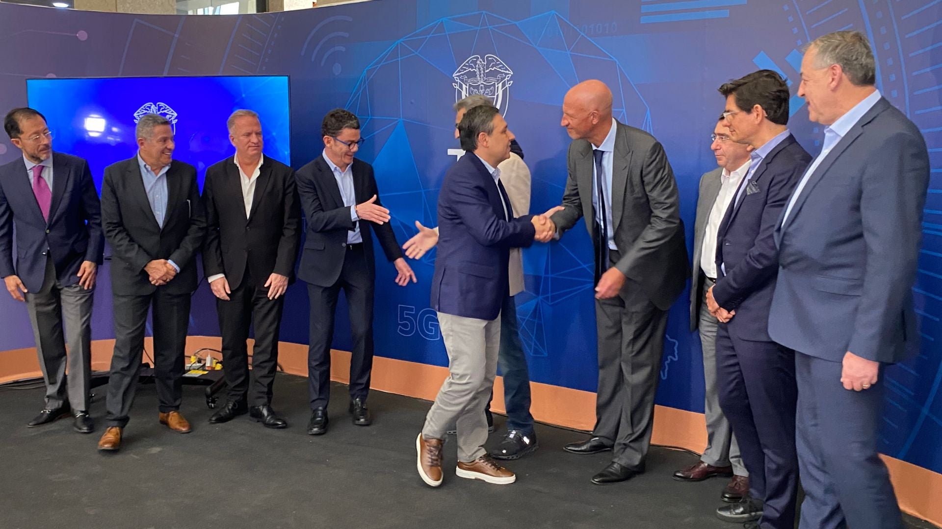 Ministro de las TIC// Mauricio Lizcano// WOM// compra adquisición// Revista Alternativa// Noticias Caracol// Noticias RCN// RCN Radio// La FM// Blu Radio// W Radio// Caracol Radio// Red Más Noticias// Revista Semana// Infobae// La Silla Vacía// La República// La Razón// Las 2 Orillas// Valora Analitik//