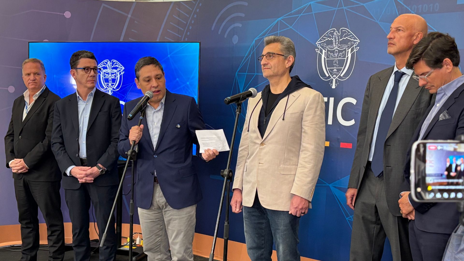 Ministro de las TIC// Mauricio Lizcano// WOM// compra adquisición// Revista Alternativa// Noticias Caracol// Noticias RCN// RCN Radio// La FM// Blu Radio// W Radio// Caracol Radio// Red Más Noticias// Revista Semana// Infobae// La Silla Vacía// La República// La Razón// Las 2 Orillas// Valora Analitik//