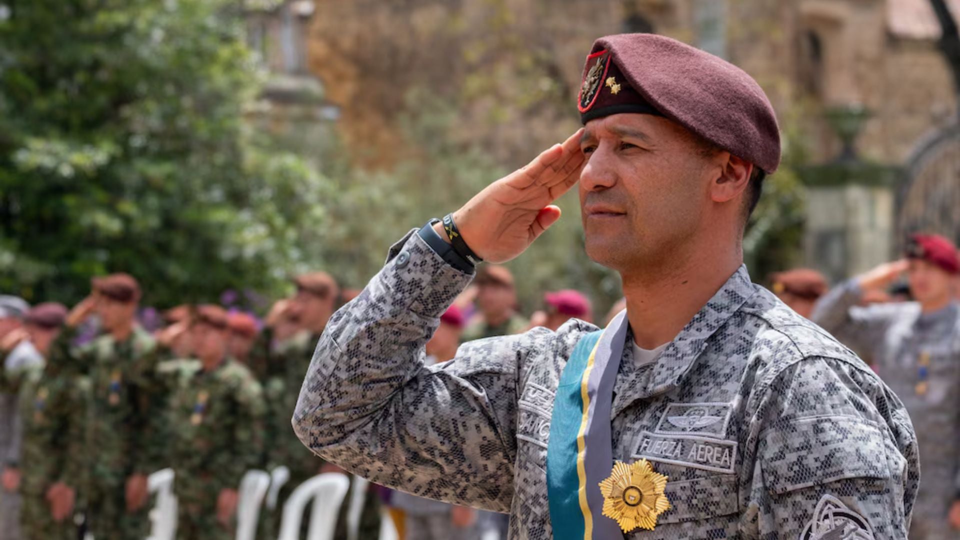 General Pedro Sánchez// general de la Fuerza Aérea// seguridad de Gustavo Petro// Revista Alternativa// Noticias Caracol// Noticias RCN// RCN Radio// La FM// Blu Radio// W Radio// Caracol Radio// Red Más Noticias// Revista Semana// Infobae// La Silla Vacía// La Razón// Las 2 Orillas//