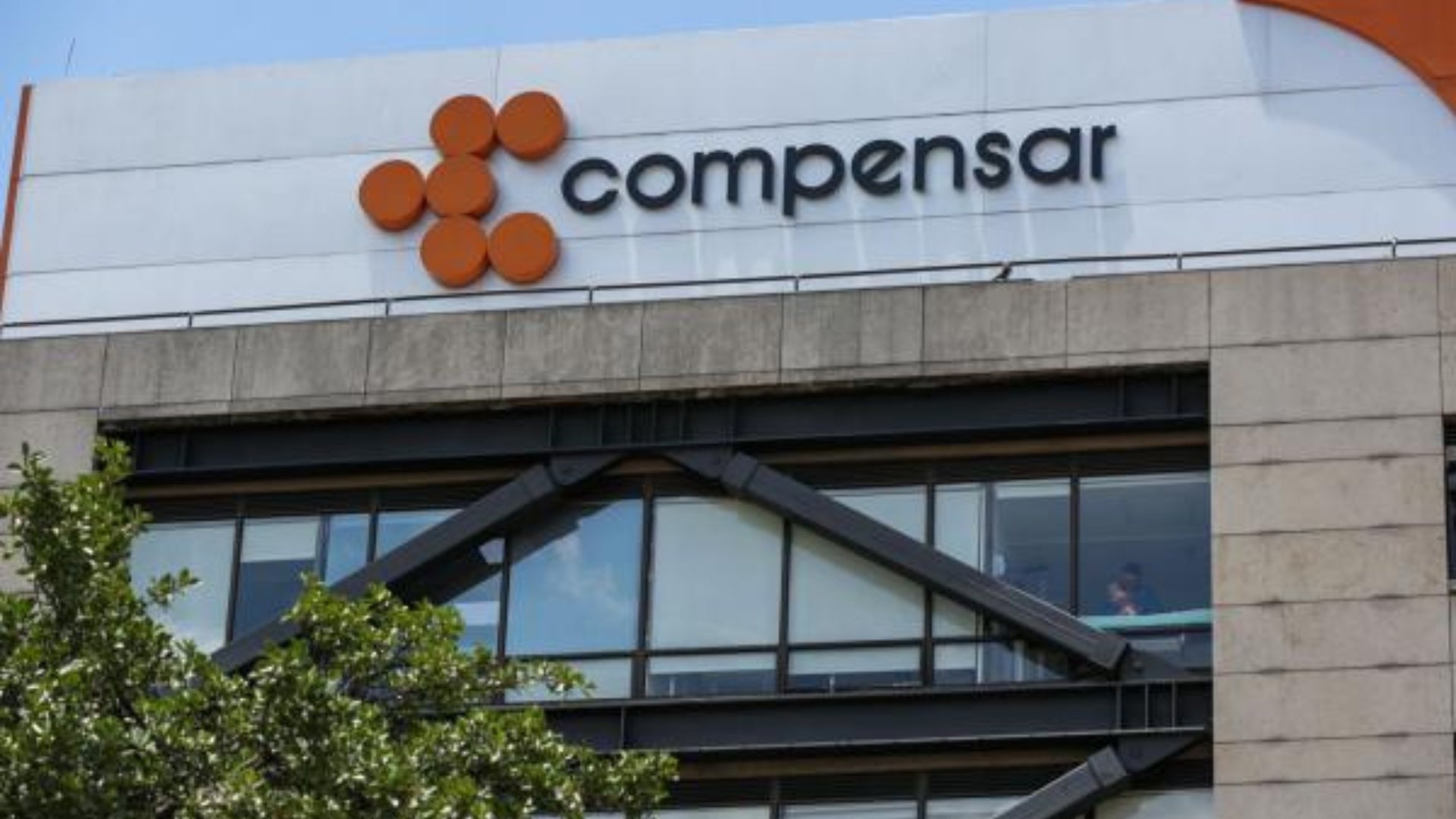 Compensar EPS// Revista Alternativa// Noticias Caracol// Noticias RCN// RCN Radio// La FM// Blu Radio// W Radio// Caracol Radio// Red Más Noticias// Revista Semana// Infobae// La Silla Vacía// La República// La Razón// Las 2 Orillas// Valora Analitik//