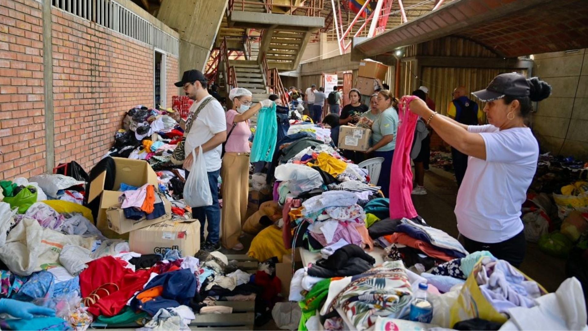 Centro de acopio en Cúcuta para ayudar a desplazados del Catatumbo Ayuda humanitaria// desplazados del Catatumbo// Cúcuta// centro de acopio// Revista Alternativa// Noticias Caracol// Noticias RCN// RCN Radio// La FM// Blu Radio// W Radio// Caracol Radio// Red Más Noticias// Revista Semana// Infobae// La Silla Vacía// La República// La Razón// Las 2 Orillas// Valora Analitik//