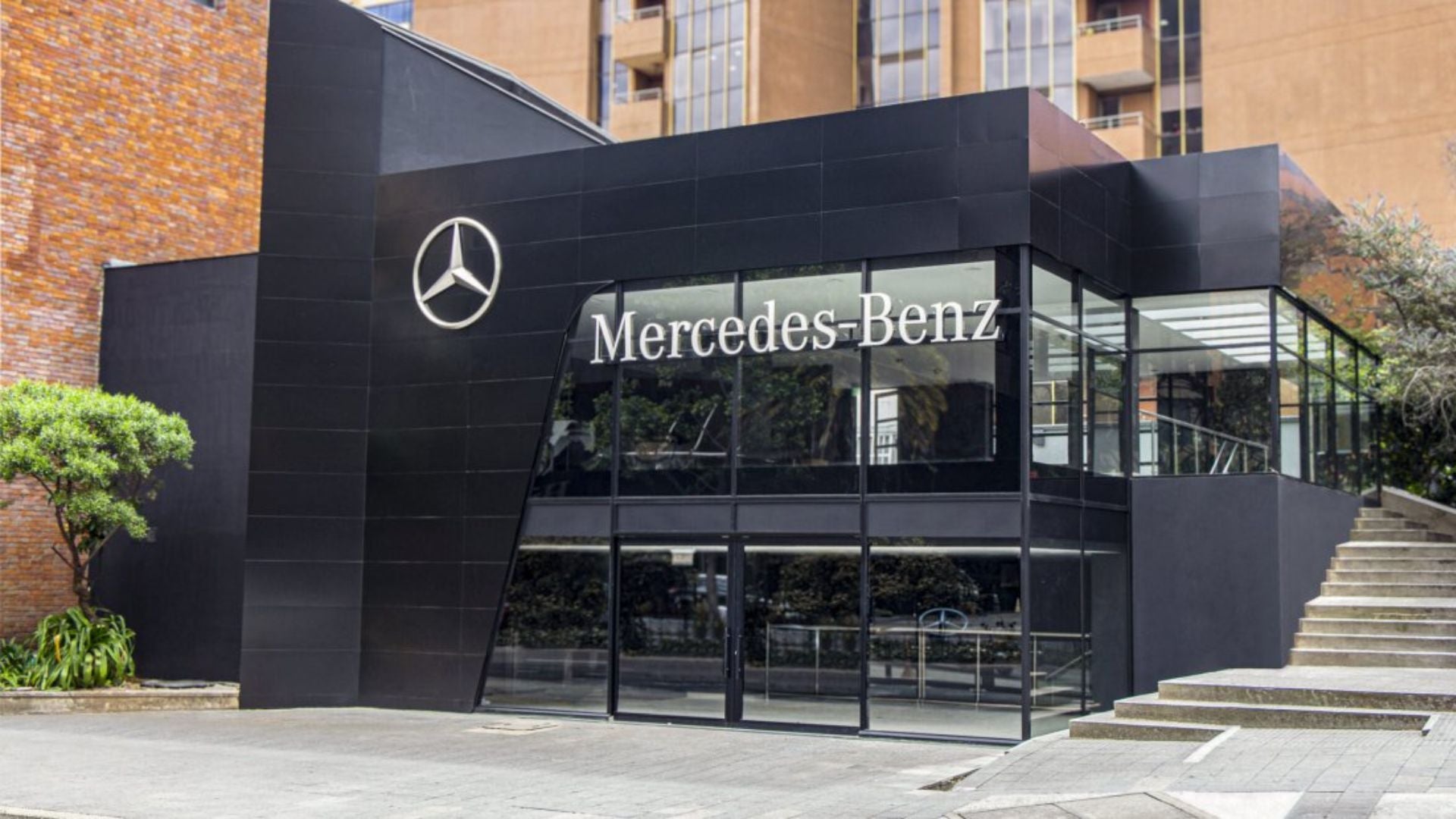 Sede de Mercedes Benz en Calle 72 de Bogotá Sede de Mercedes Benz en Bogotá// Revista Alternativa// Noticias Caracol// Noticias RCN// RCN Radio// La FM// Blu Radio// W Radio// Caracol Radio// Red Más Noticias// Revista Semana// Infobae// La Silla Vacía// La Razón// Las 2 Orillas//