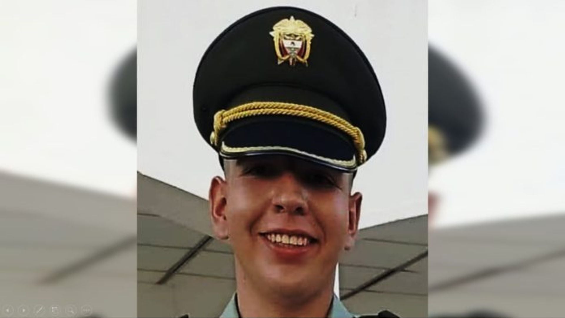 Teniente Nicolás Andrés Reyes, comandante de la estación de Policía de Zambrano, Bolívar Teniente Nicolás Andrés Reyes// Comandante de Policía// Zambrano, departamento de Bolívar// Revista Alternativa// Noticias Caracol// Noticias RCN// RCN Radio// La FM// Blu Radio// W Radio// Caracol Radio// Red Más Noticias// Revista Semana// Infobae// La Silla Vacía// La Razón// Las 2 Orillas//