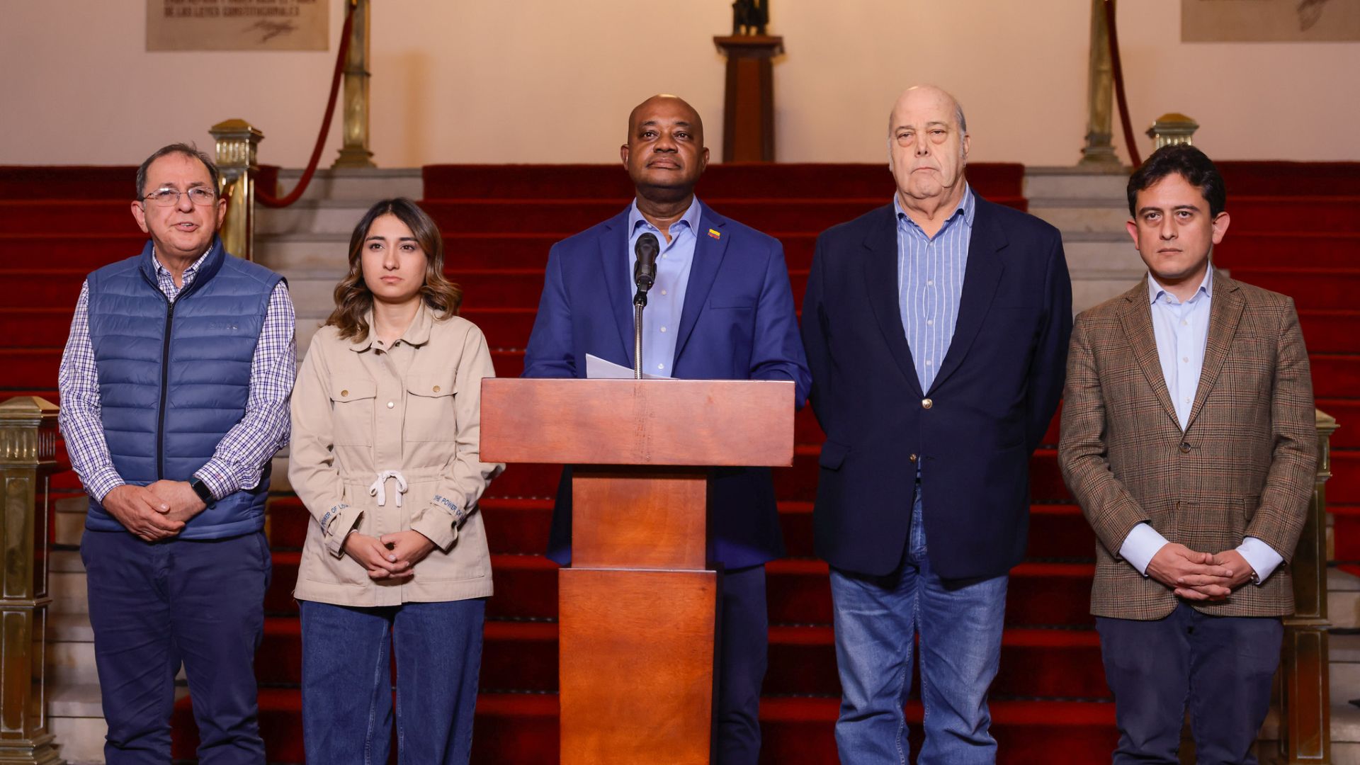 Rueda de prensa sobre suspensión de visas e imposición de aranceles después que Gustavo Petro se negó a recibir dos vuelos con inmigrantes colombianos deportados desde Estados Unidos Jorge Rojas// Laura Sarabia// Luis Gilberto Murillo// Daniel García Peña// Luis Carlos Reyes// relaciones exteriores// diplomacia// relaciones internacionales// Colombia Estados Unidos// Revista Alternativa// Noticias Caracol// Noticias RCN// RCN Radio// La FM// Blu Radio// W Radio// Caracol Radio// Red Más Noticias// Revista Semana// Infobae// La Silla Vacía// La República// La Razón// Las 2 Orillas// Valora Analitik//