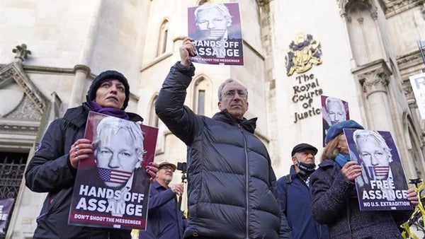 La Justicia británica avala la extradición de Assange a EEUU La Justicia británica avala la extradición de Assange a EEUU