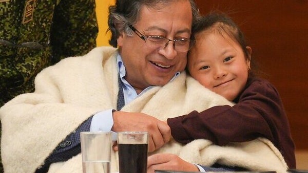 Gustavo Petro asumirá el control de regulación de servicios públicos Gustavo Petro asumirá el control de regulación de servicios públicos