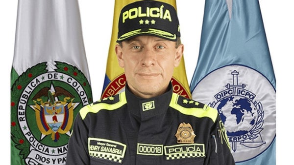 Director de Policía afirma que minInterior «se canjeó» a cambio de liberación de uniformados en el Caguán