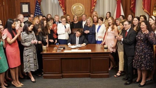 Florida (EEUU) prohíbe el aborto a partir de la sexta semana de embarazo
