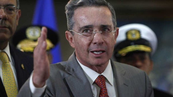 Uribe denunciará a Mancuso en Colombia y EE.UU. por acusaciones en su contra ante la JEP