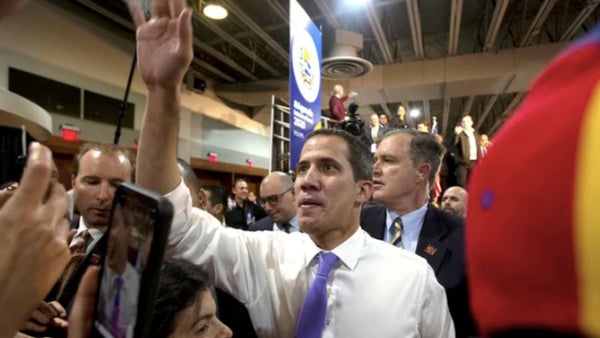 Juan Guaidó descarta pedir asilo en EE.UU. por ahora