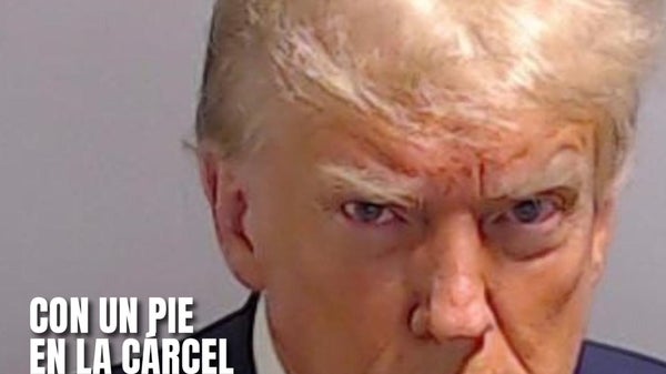 Trump, desafiante y con el ceño fruncido en su primera foto policial