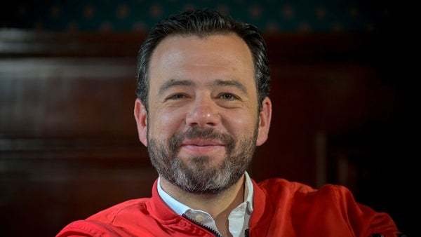 Carlos Fernando Galán lidera encuesta para Alcaldía de Bogotá, que apunta a segunda vuelta