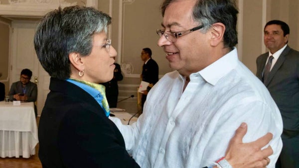 Claudia López tacha de «caudillito de turno» a Petro al defender proyecto de Metro